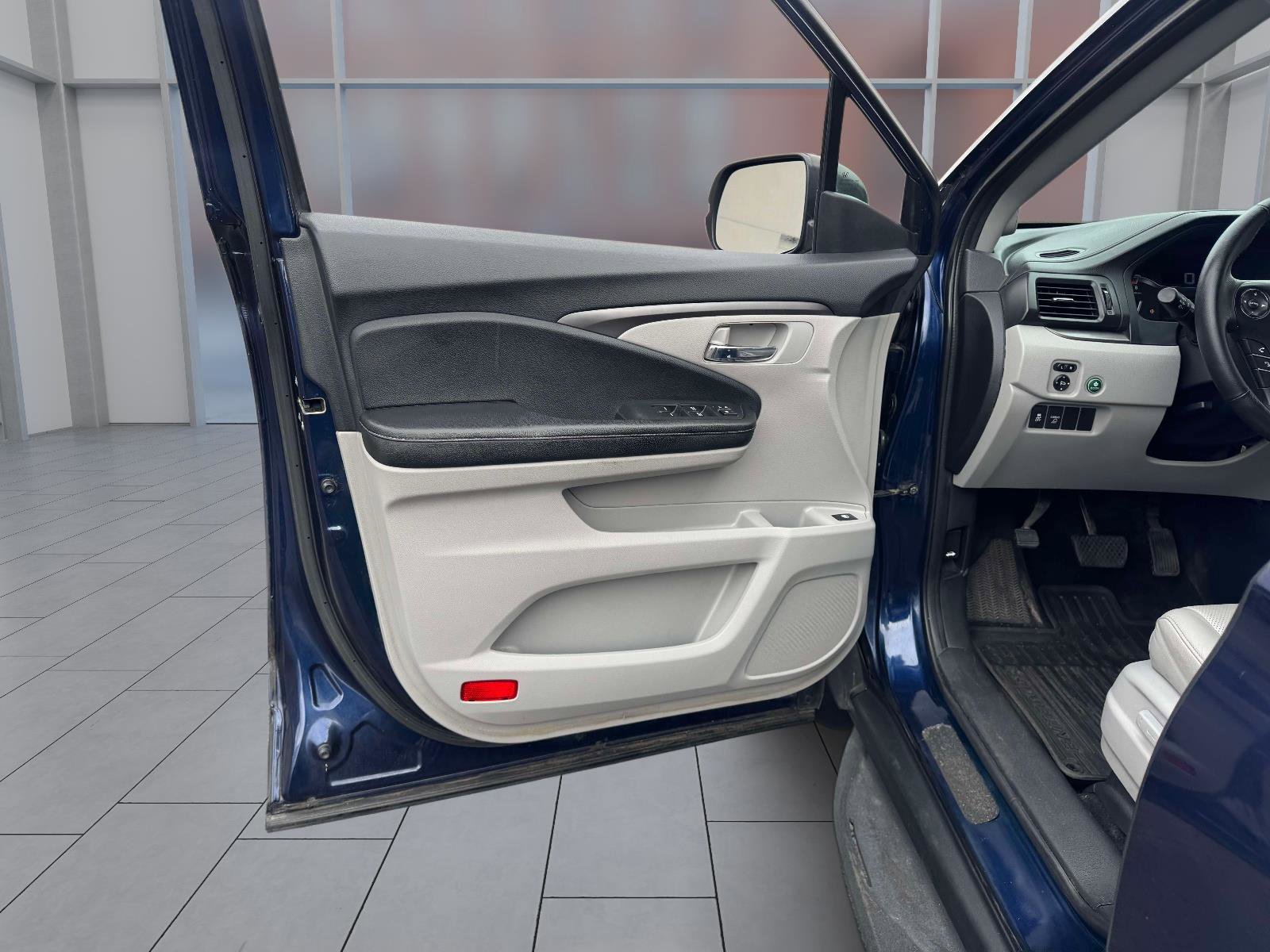 Used 2017 Honda Ridgeline RTL image 20
