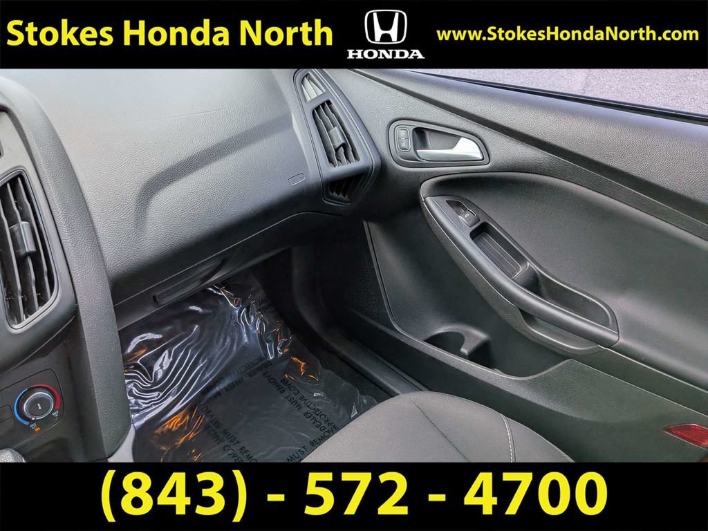 Used 2017 Ford Focus SE FWD image 21