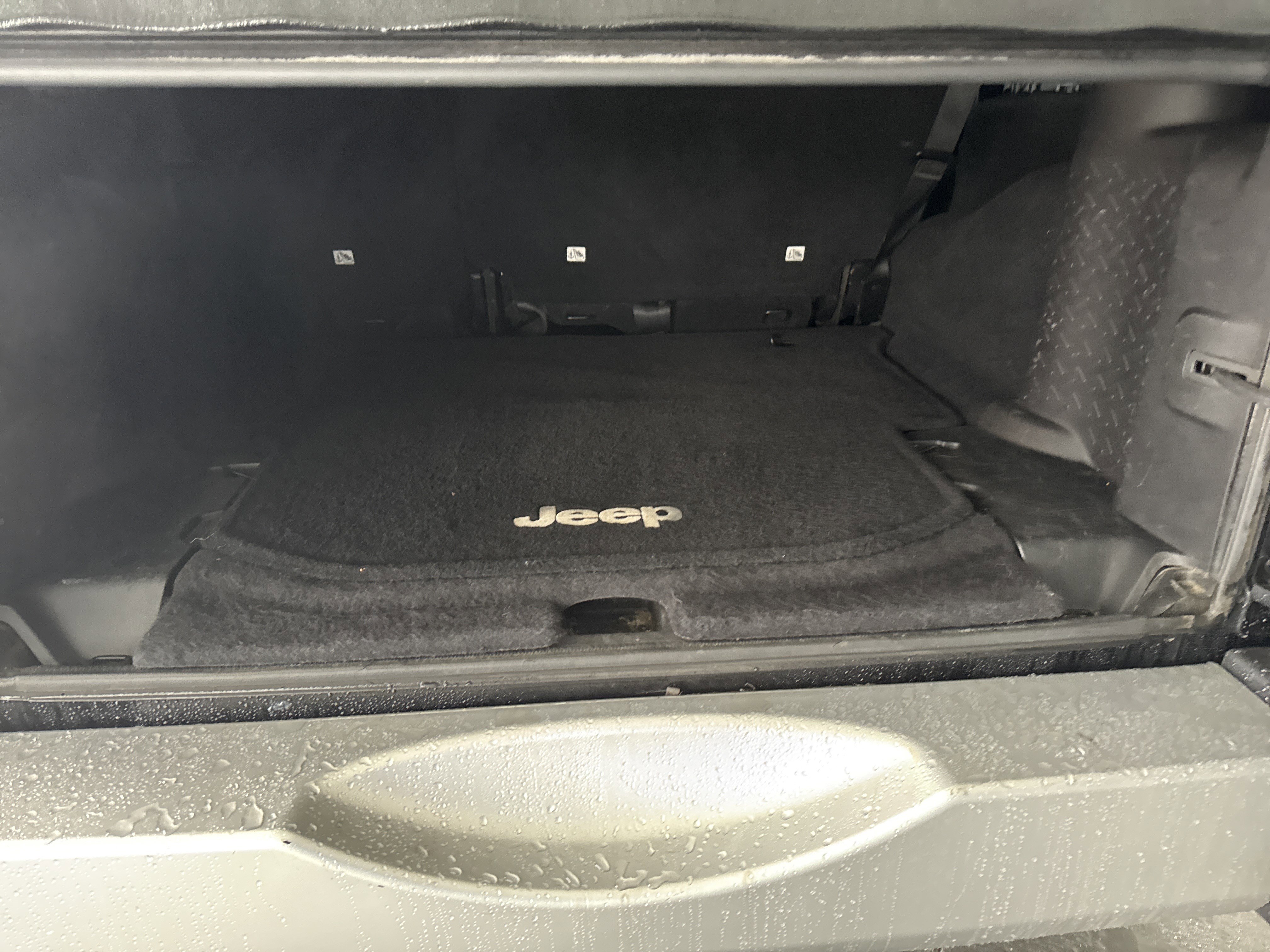 Used 2015 Jeep Wrangler Unlimited Sahara w/ Dual Top Group image 30