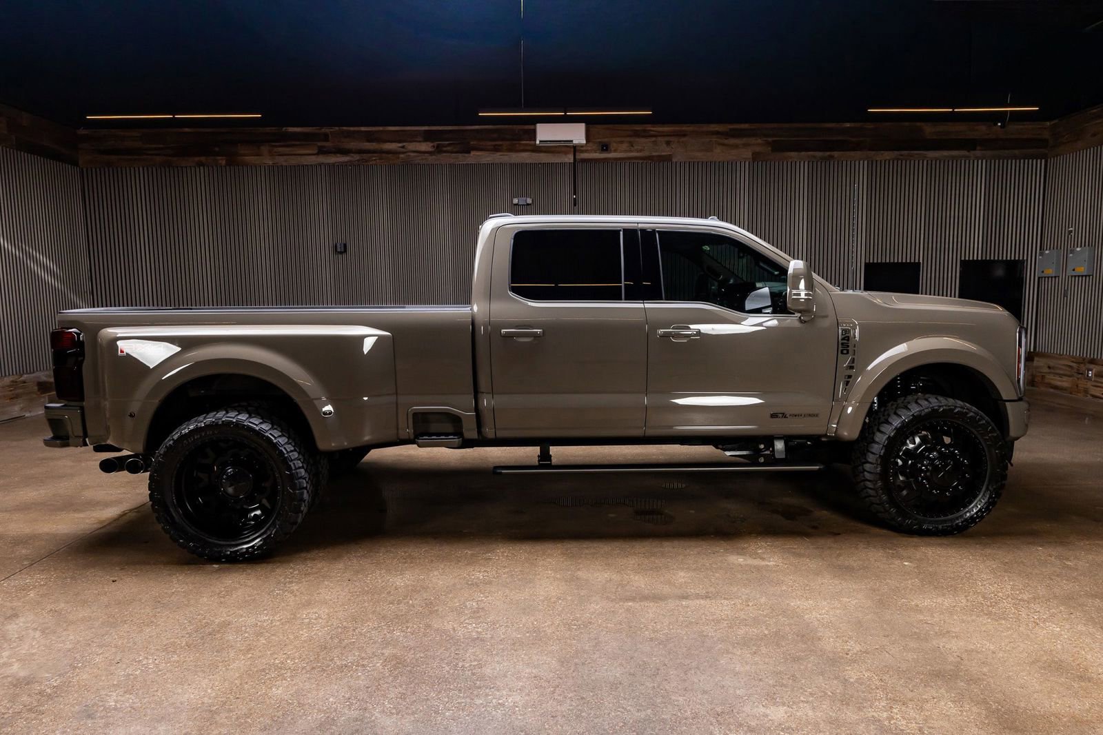 Used 2026 Ford F450 King Ranch w/ Chrome Package image 11