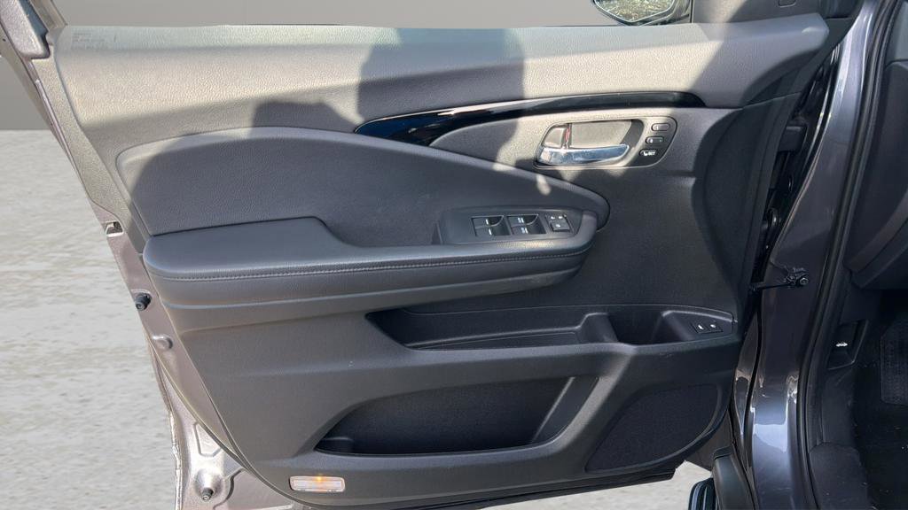 Used 2021 Honda Pilot Elite image 10