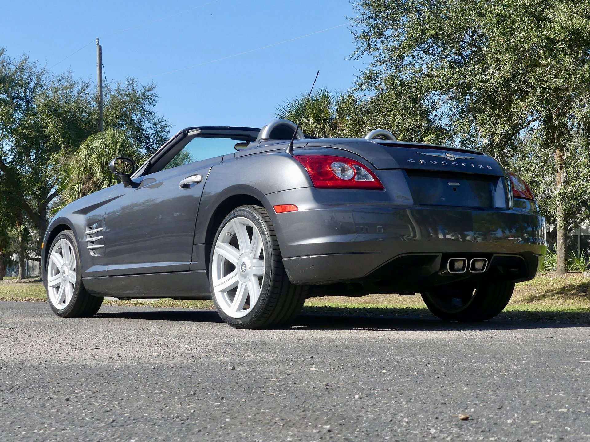 Used 2005 Chrysler Crossfire Limited RWD image 22