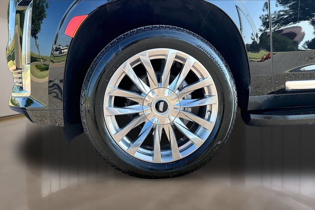 Used 2023 Cadillac Escalade ESV Premium Luxury AWD/4WD image 8