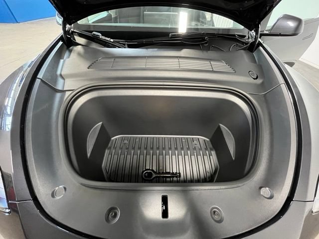 Used 2024 Tesla Model Y Long Range RWD image 27