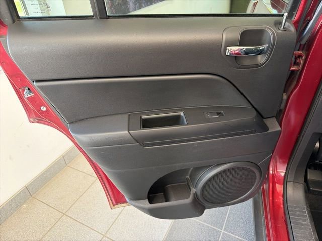Used 2015 Jeep Compass Sport w/ Power Value Group FWD image 13