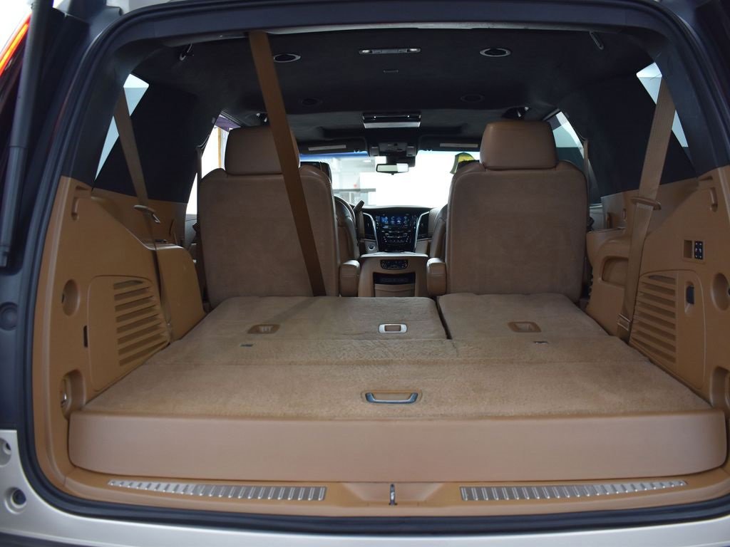 Used 2017 Cadillac Escalade Platinum image 33