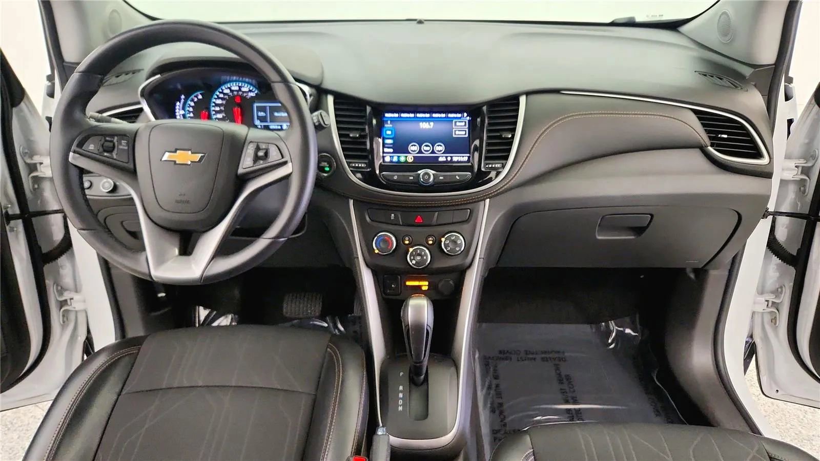 Used 2021 Chevrolet Trax LT w/ LT Convenience Package image 33