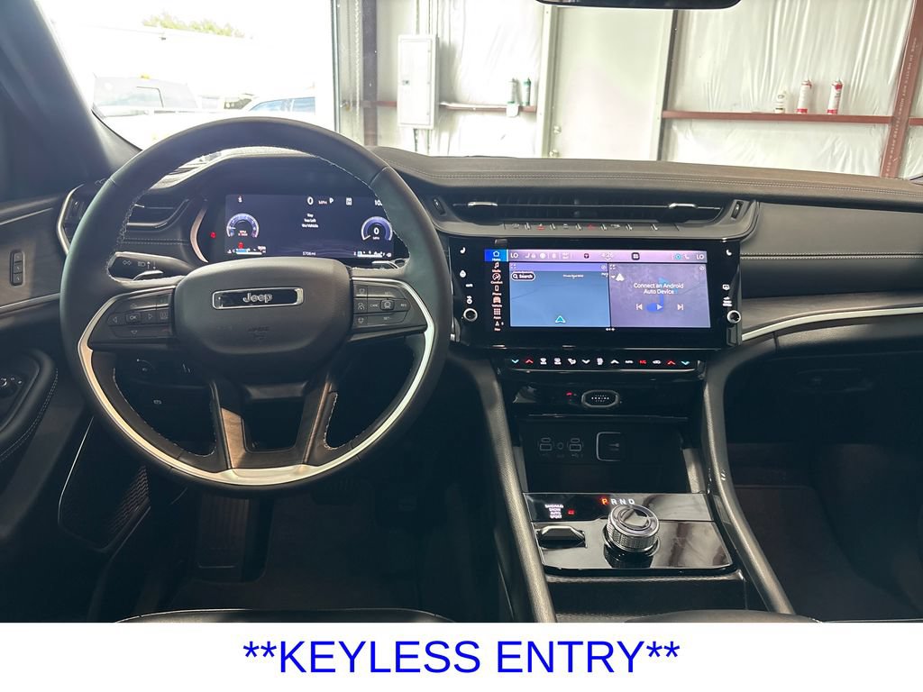 Used 2026 Jeep Grand Cherokee Limited w/ Limited Altitude Package AWD/4WD image 13