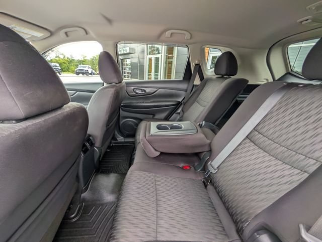 Used 2019 Nissan Rogue SV AWD/4WD image 11
