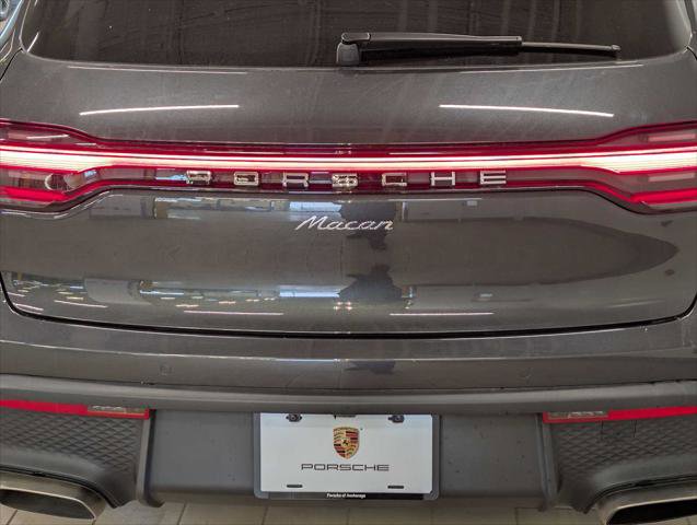 Used 2024 Porsche Macan AWD/4WD image 15