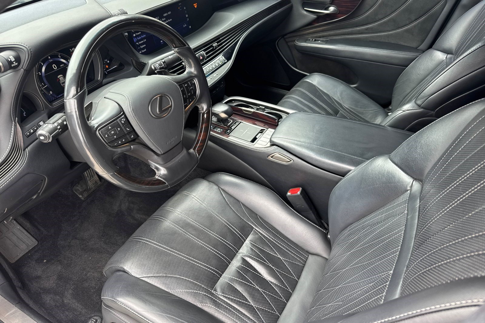 Used 2018 Lexus LS 500 AWD w/ Interior Upgrade Package image 4