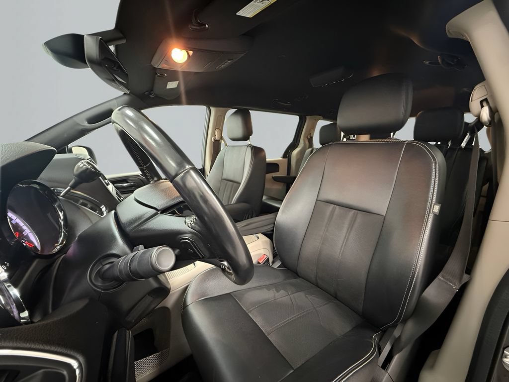 Used 2019 Dodge Grand Caravan SXT FWD image 10