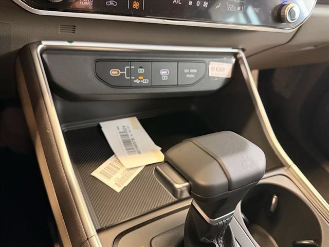 New 2026 Kia Carnival FWD image 22