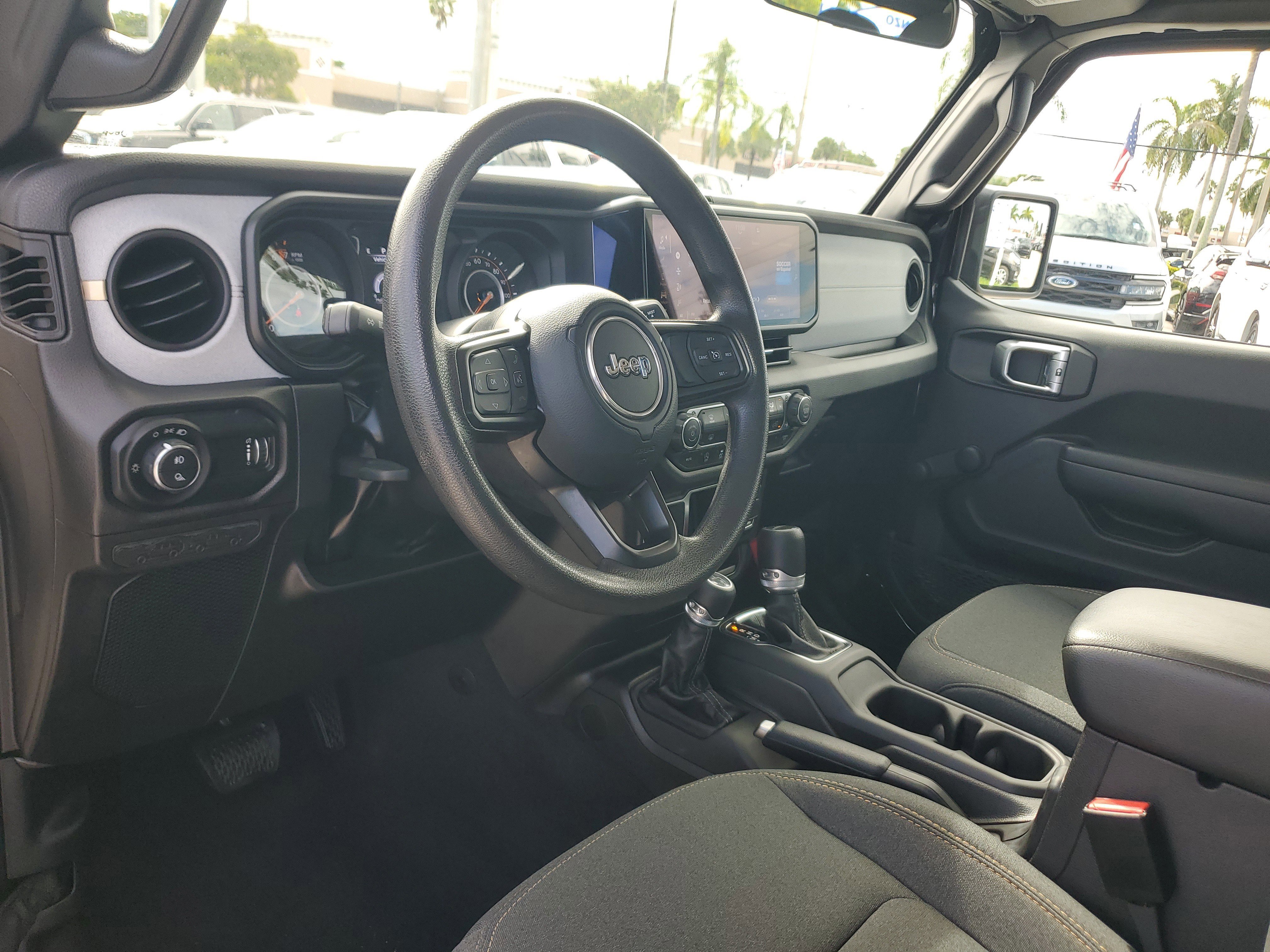 Used 2024 Jeep Gladiator Sport image 9