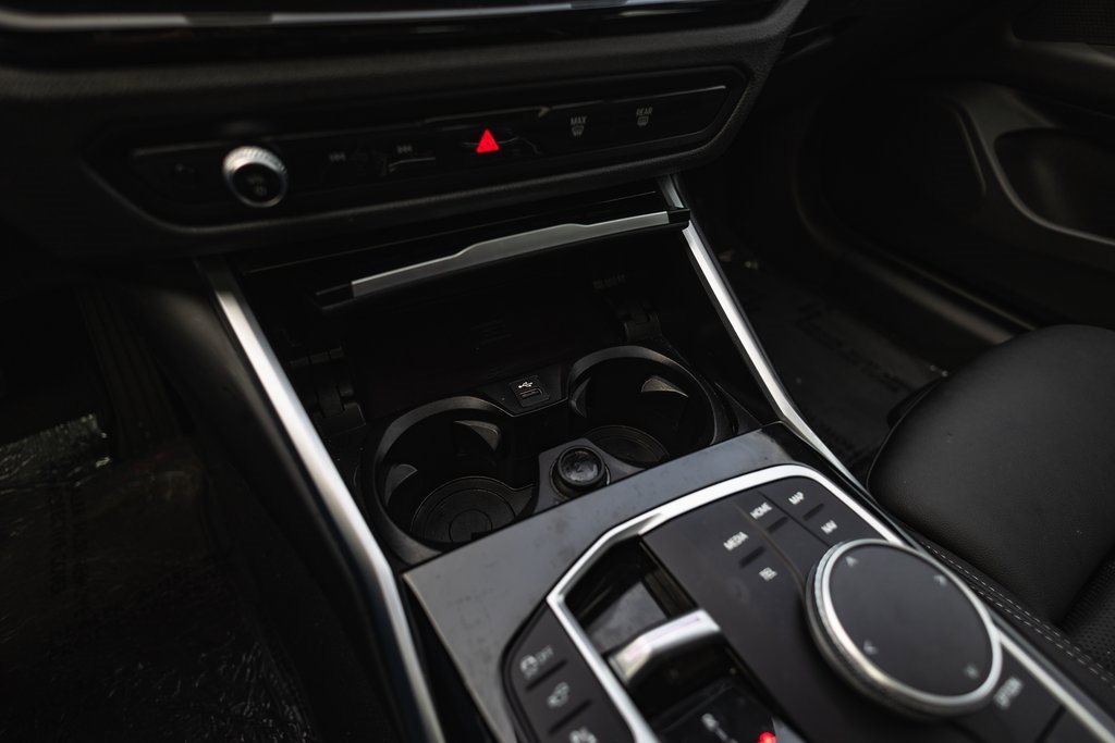 Used 2024 BMW i4 xDrive40i image 16