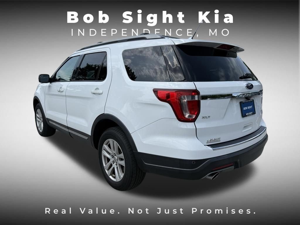 Used 2018 Ford Explorer XLT w/ Equipment Group 202A AWD/4WD image 16