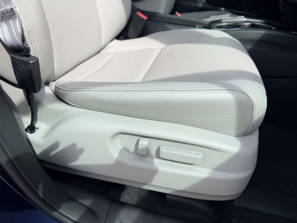 Used 2023 Honda Passport EX-L image 13