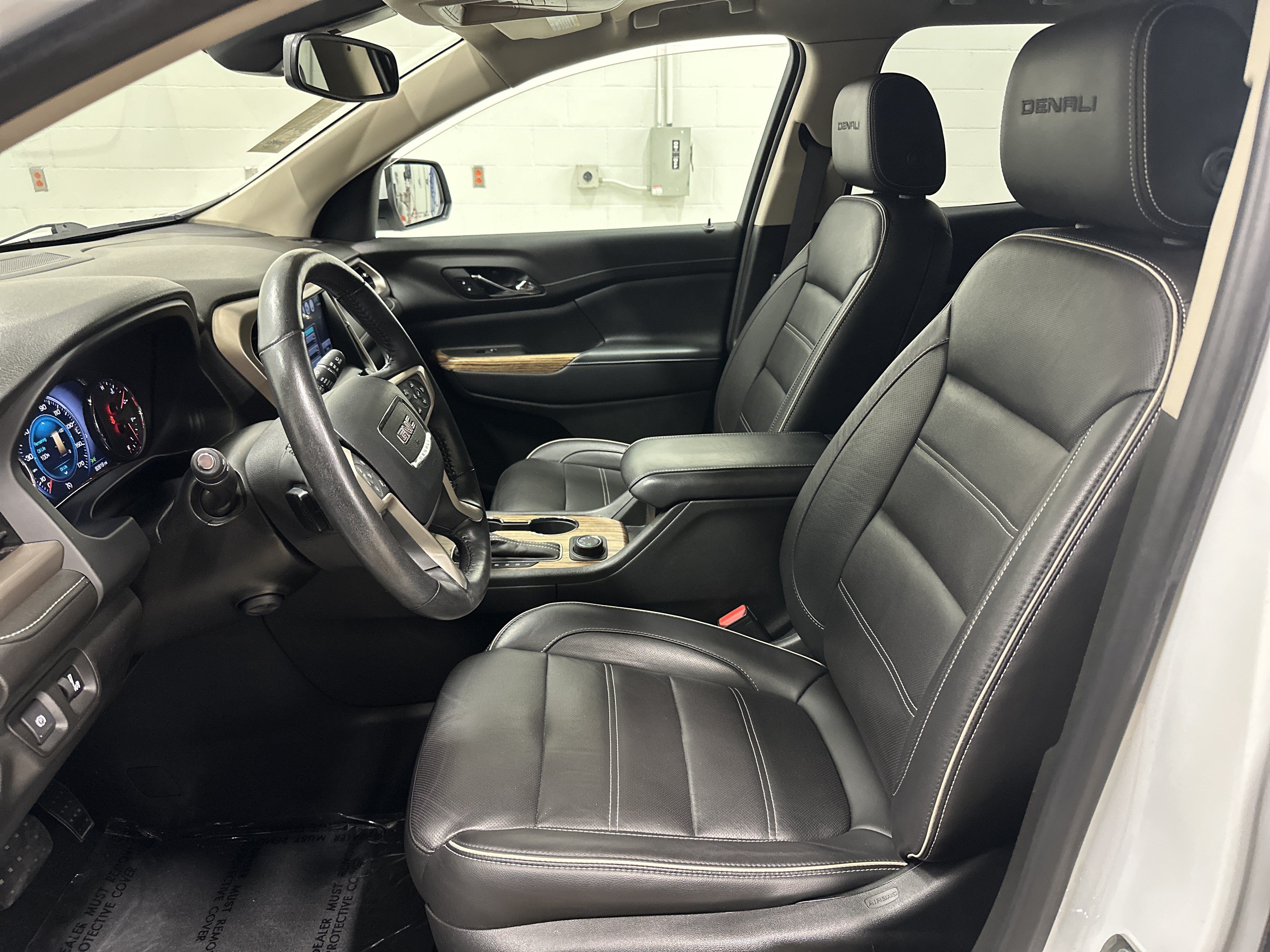 Used 2019 GMC Acadia Denali w/ Technology Package AWD/4WD image 16