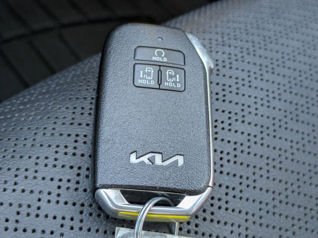 Used 2024 Kia Carnival SX Prestige image 36