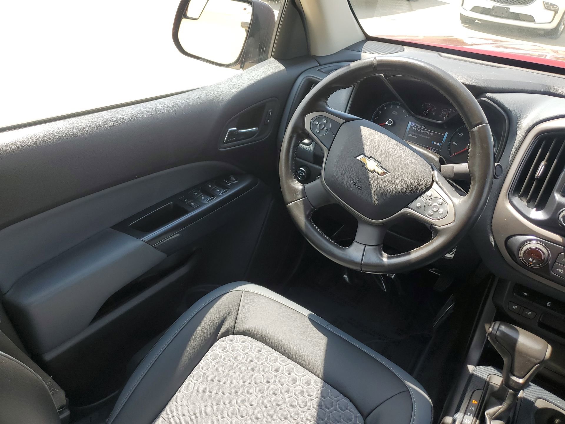 Used 2018 Chevrolet Colorado Z71 AWD/4WD image 17