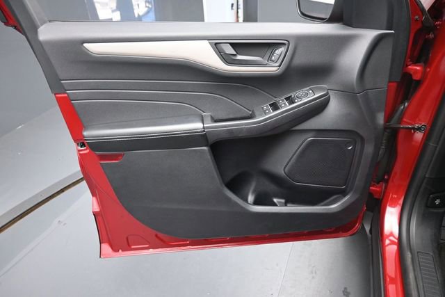 Used 2022 Ford Escape SE w/ SE Sport Appearance Package FWD image 20