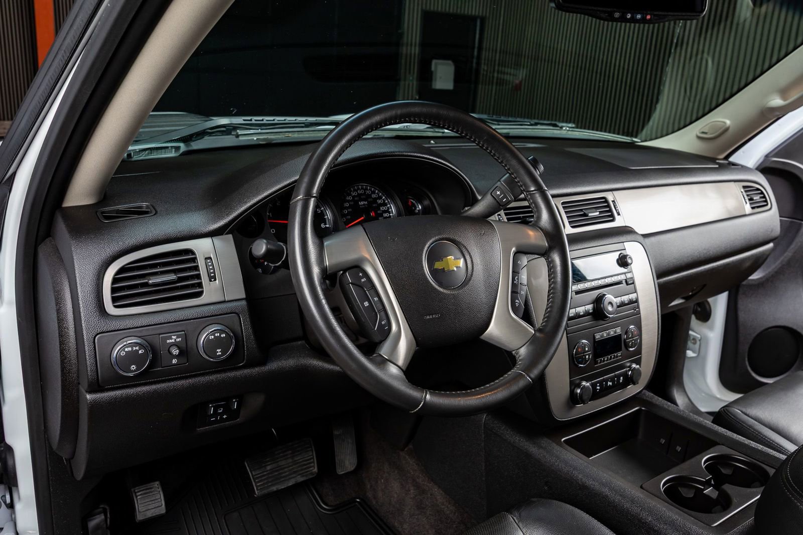 Used 2014 Chevrolet Silverado 2500 LTZ w/ LTZ Plus Package image 16