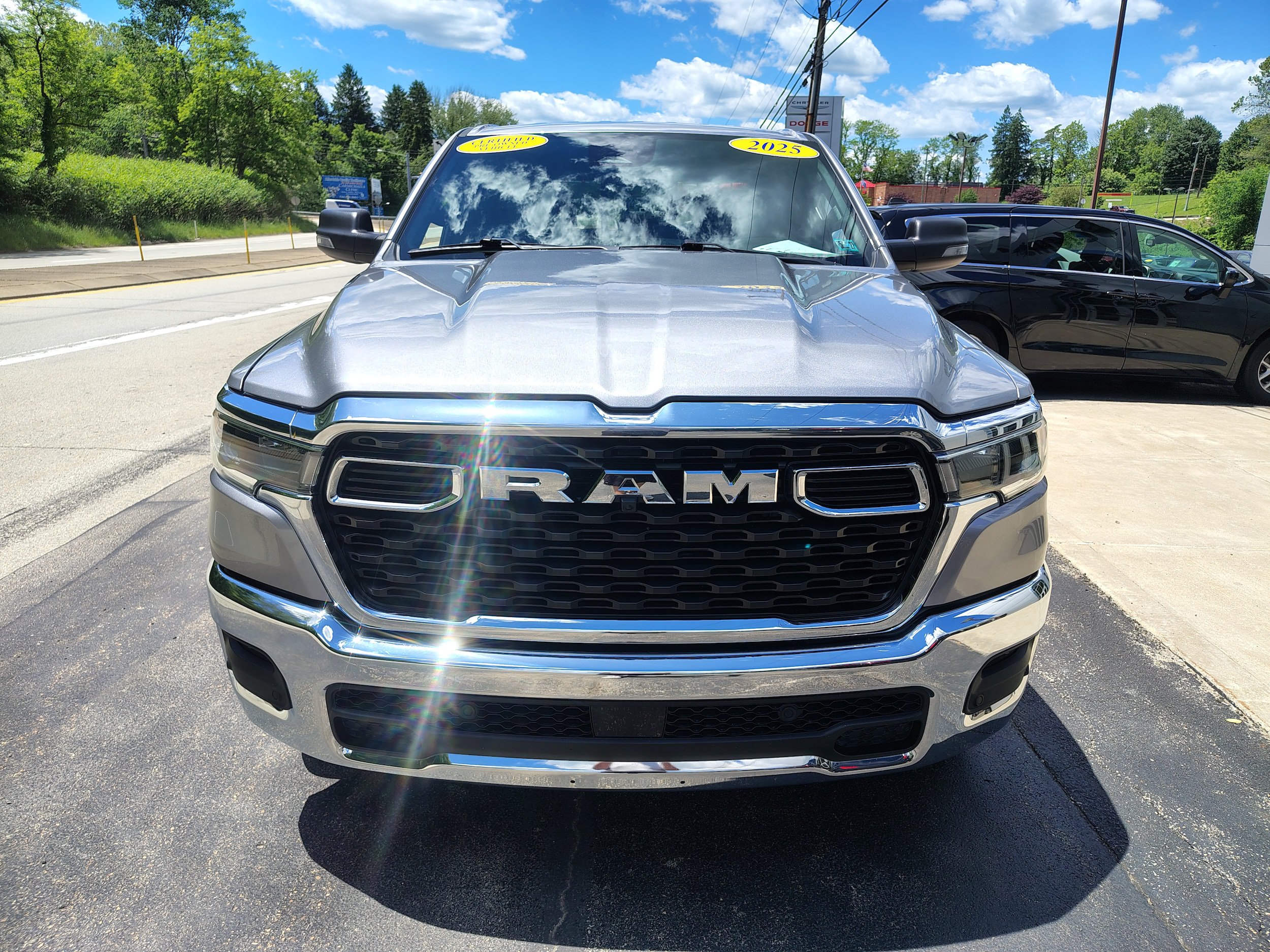 Used 2025 RAM 1500 Big Horn AWD/4WD image 3