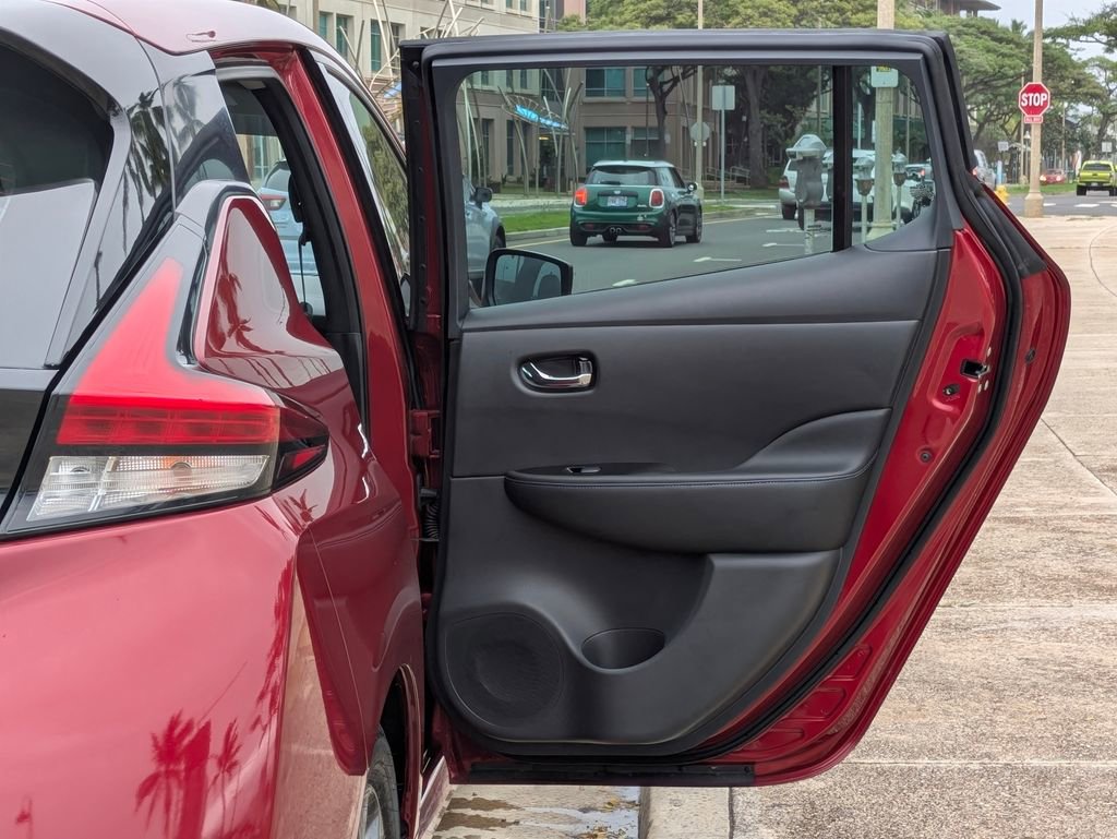 Used 2019 Nissan Leaf SL w/ SL Technology Package image 12