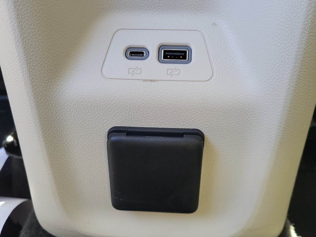 Used 2023 Buick Envision Avenir AWD/4WD image 16