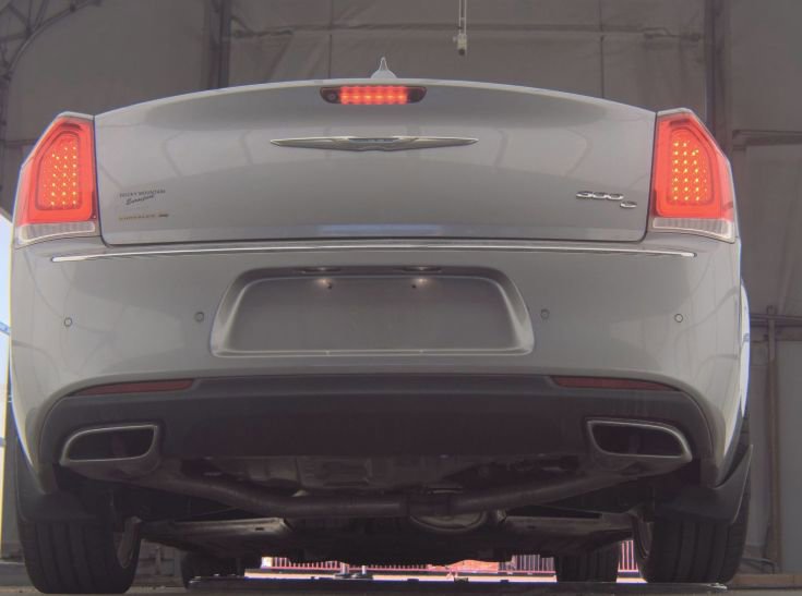 Used 2015 Chrysler 300 C w/ Light Group image 6