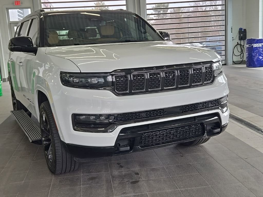 Used 2024 Jeep Grand Wagoneer Series III w/ Quick Order Packagew 28T image 3