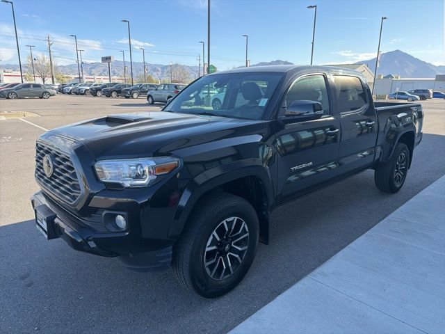 Used 2022 Toyota Tacoma TRD Sport AWD/4WD image 3