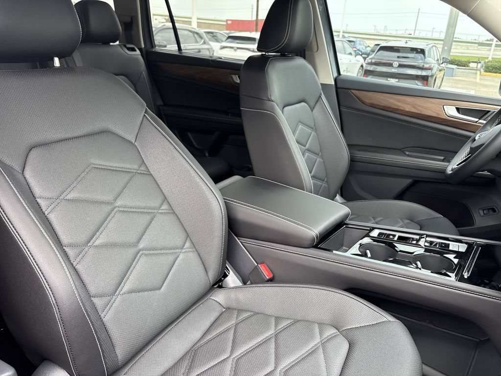 Used 2025 Volkswagen Atlas SE FWD image 22