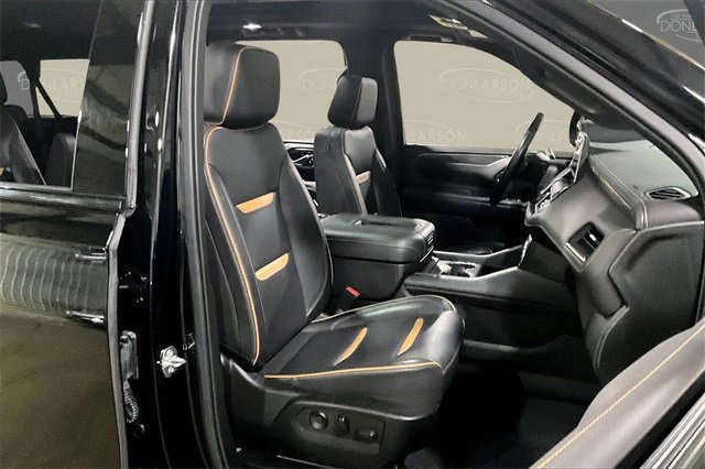 Used 2023 GMC Yukon XL AT4 image 15