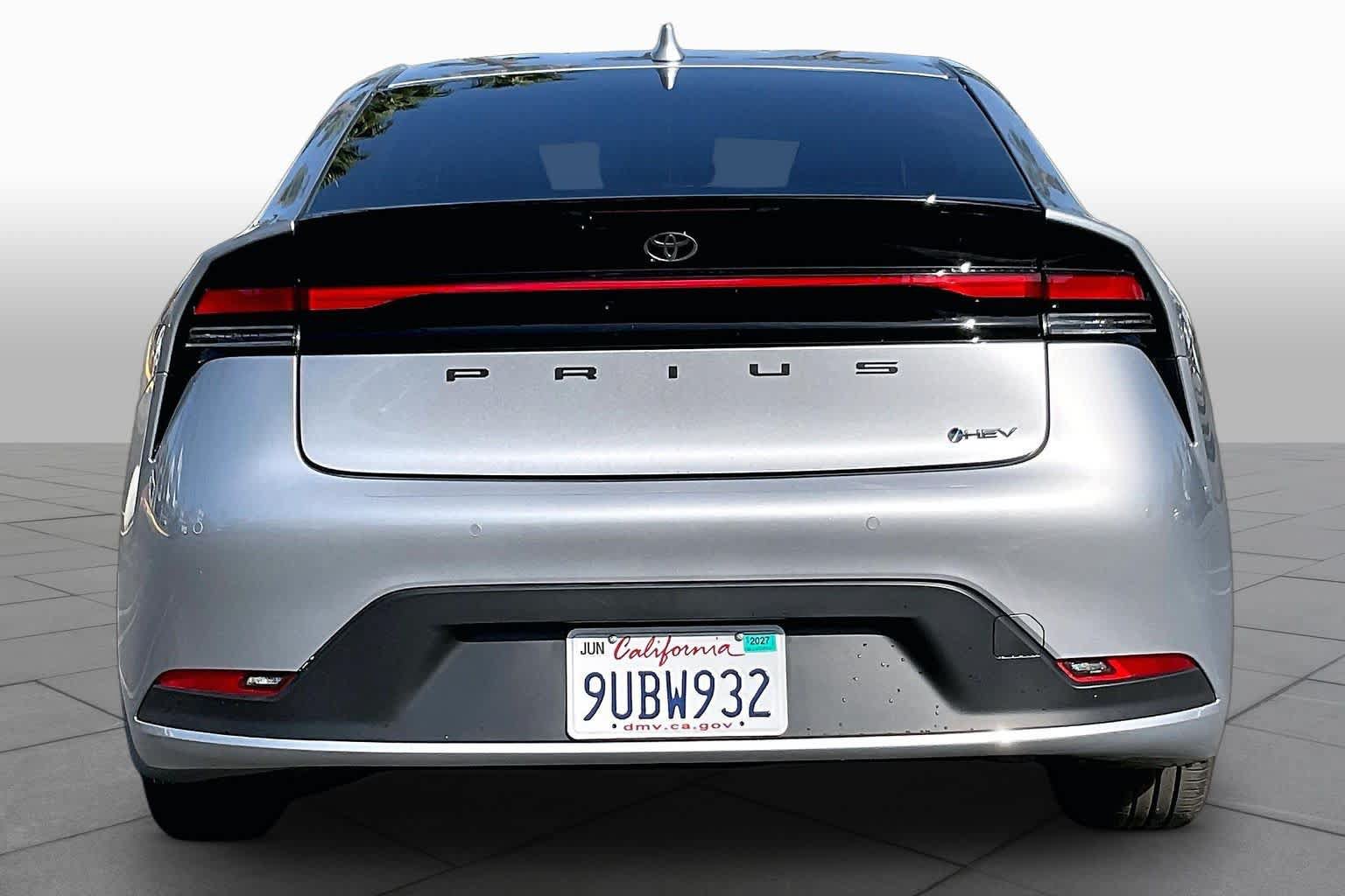Certified 2025 Toyota Prius LE FWD image 4