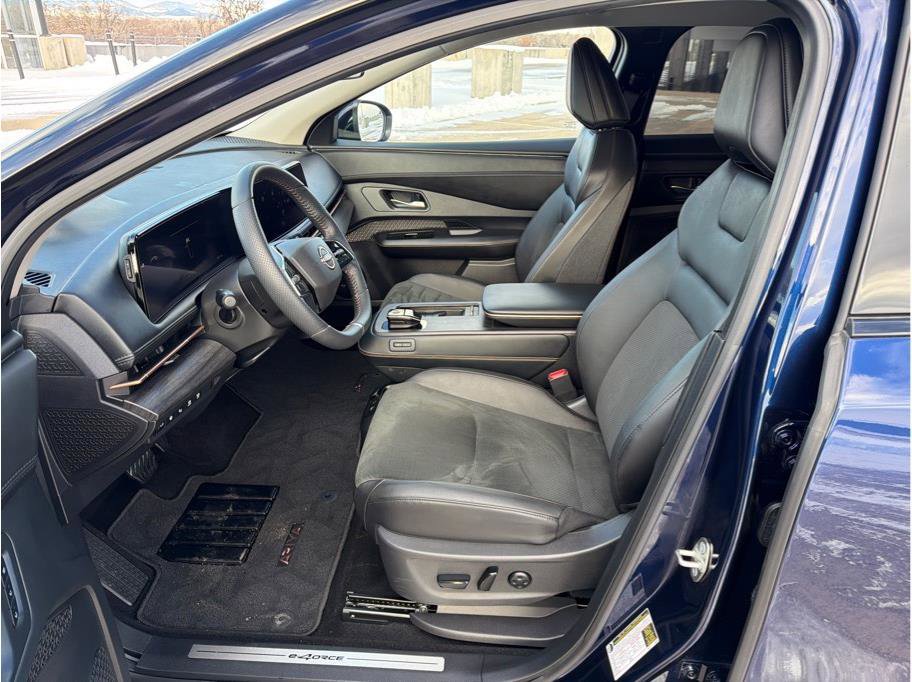 Used 2024 Nissan Ariya AWD image 10