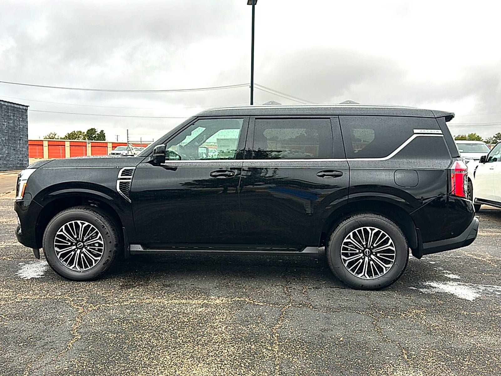 New 2026 Nissan Armada SL w/ Captain's Chari Seat Package AWD/4WD image 5