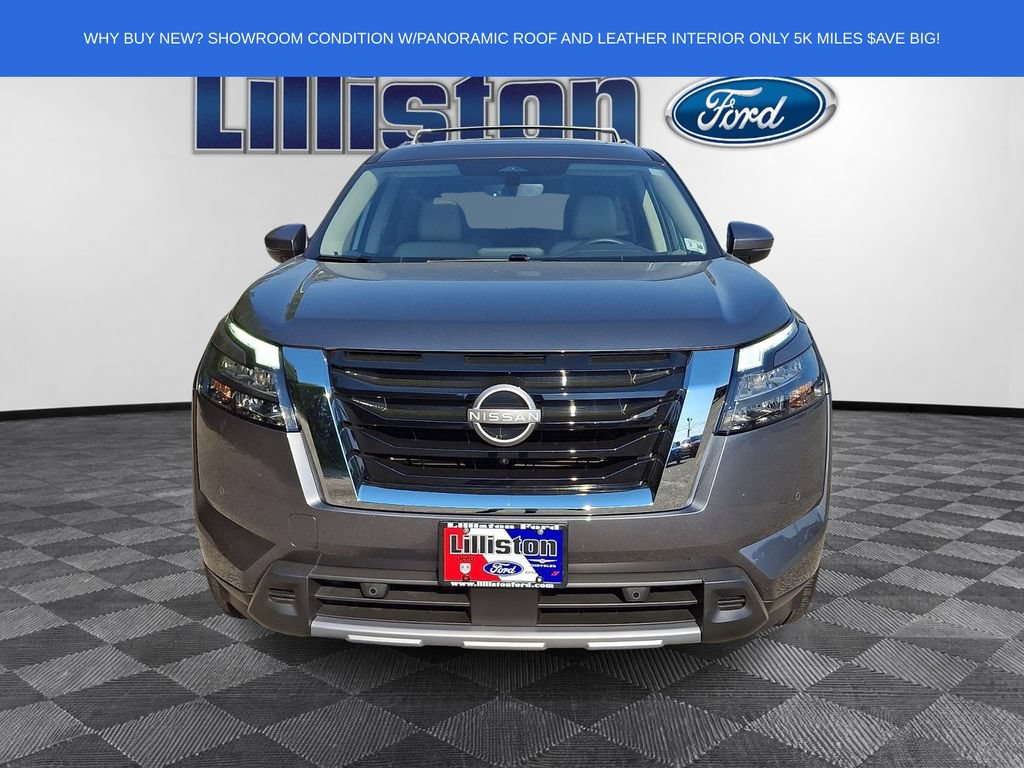 Used 2025 Nissan Pathfinder SL w/ SL Premium Package AWD/4WD image 2