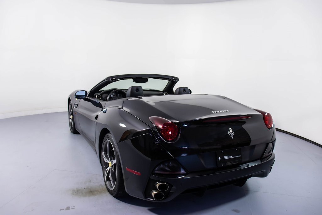 Used 2014 Ferrari California image 25