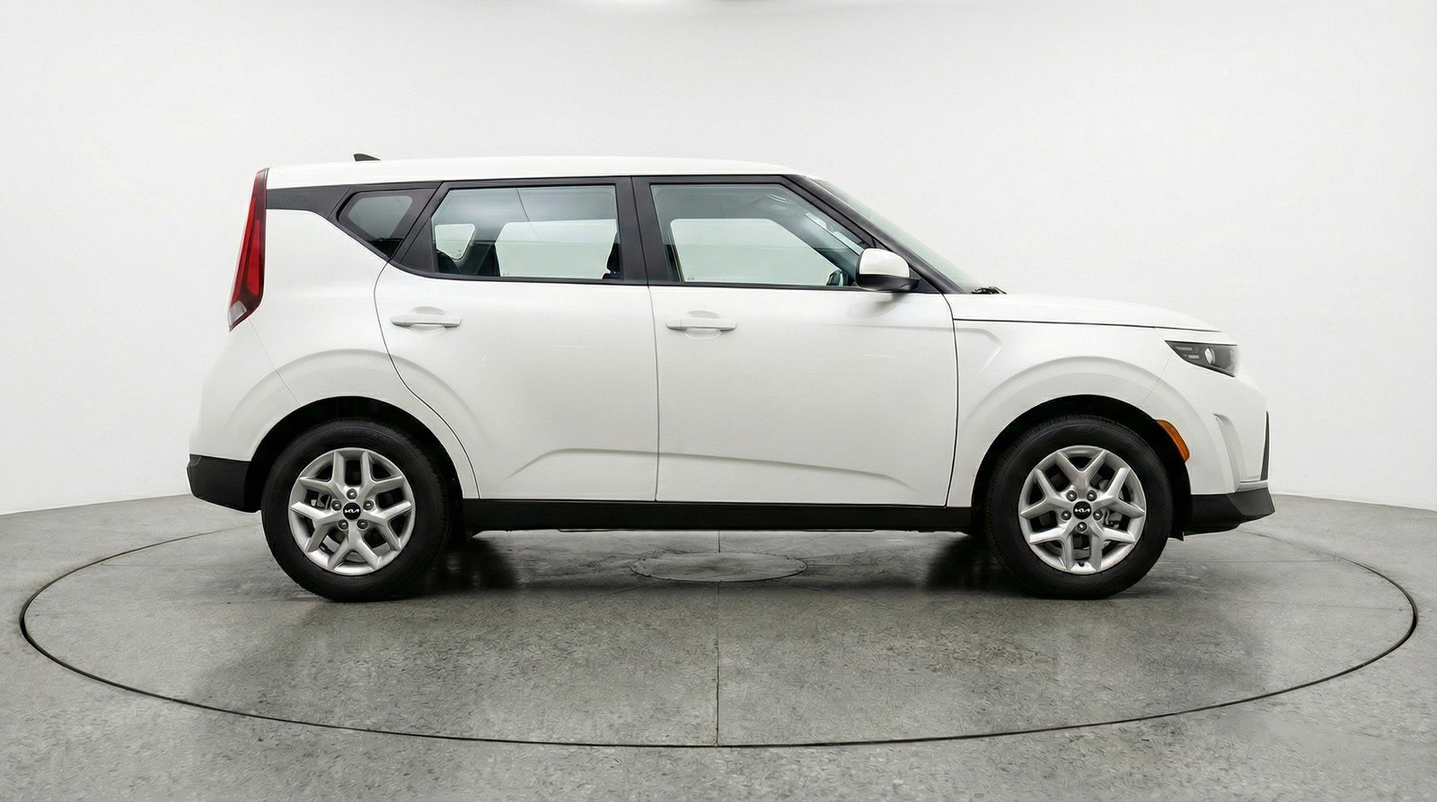 Used 2025 Kia Soul LX w/ LX Technology Package image 11