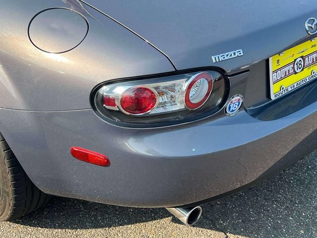 Used 2006 MAZDA MX-5 Miata Grand Touring w/ Premium Pkg RWD image 8