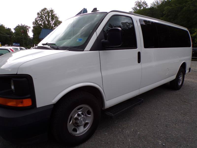 Used 2017 Chevrolet Express 3500 LS RWD image 5