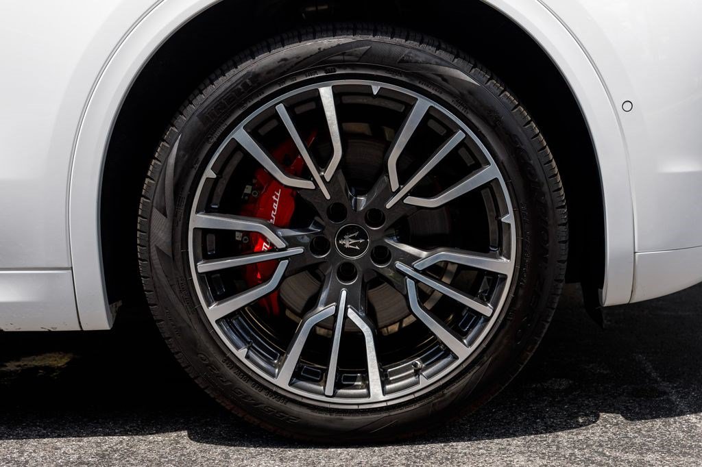 Certified 2023 Maserati Grecale Modena AWD/4WD image 37