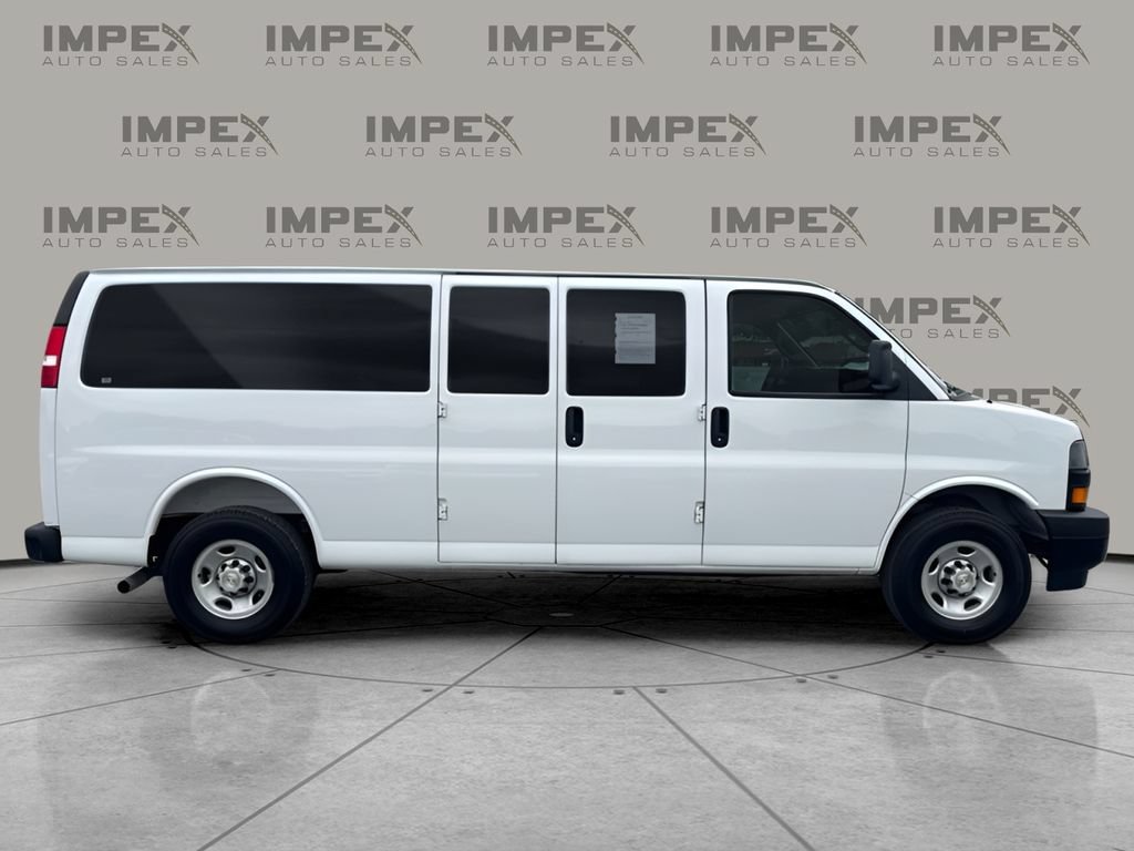 Used 2025 Chevrolet Express 3500 LS RWD image 6
