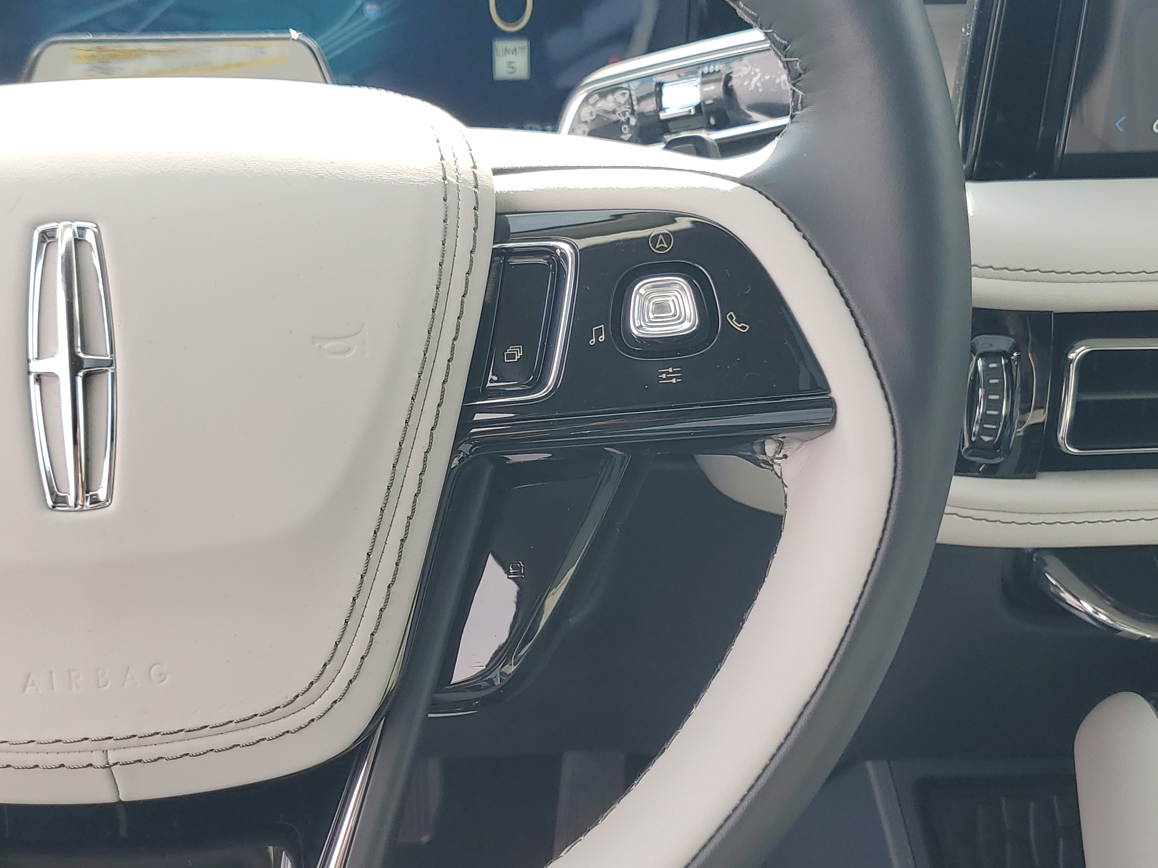 New 2026 Lincoln Aviator Reserve image 17