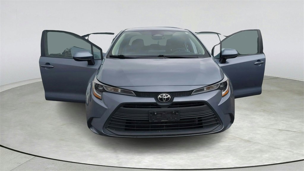 Used 2023 Toyota Corolla LE image 9