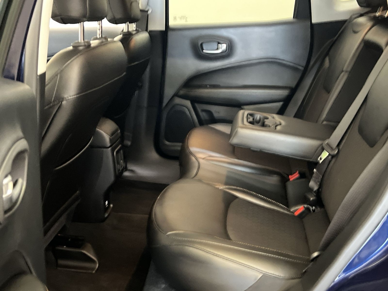 Used 2020 Jeep Compass Latitude w/ Cold Weather Group AWD/4WD image 24