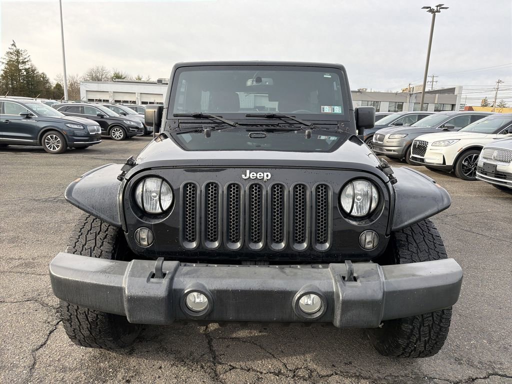 Used 2015 Jeep Wrangler Unlimited Rubicon w/ Dual Top Group AWD/4WD image 8