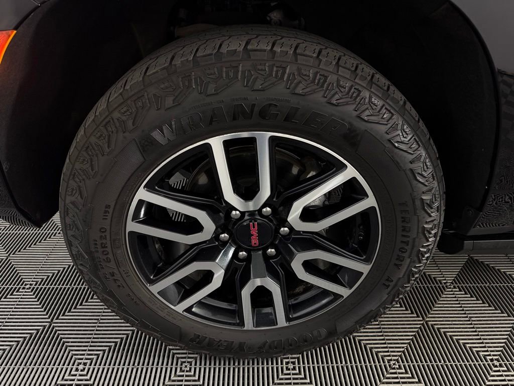 Used 2023 GMC Yukon AT4 w/ AT4 Premium Package image 11