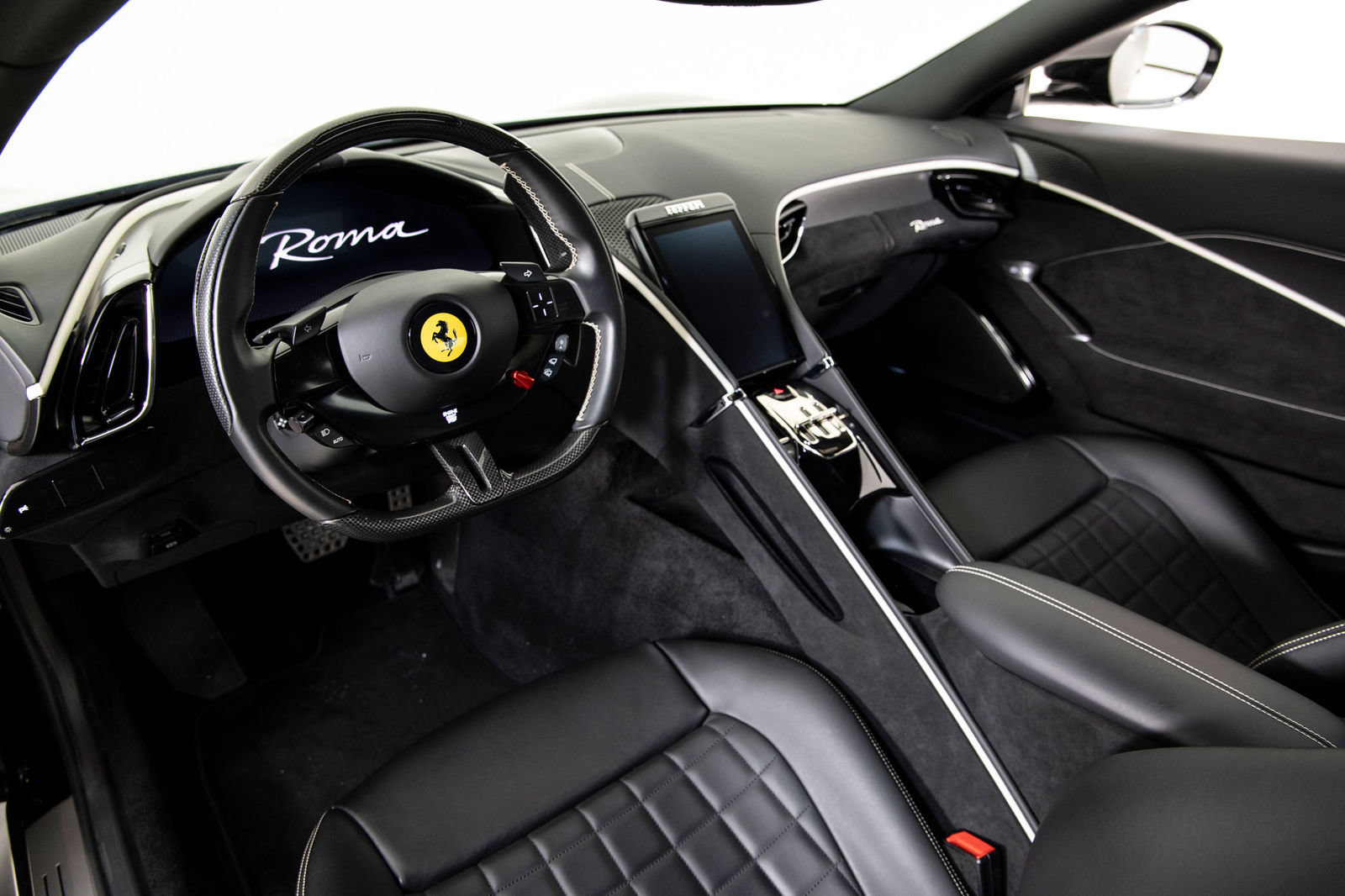 Certified 2022 Ferrari Roma RWD image 4